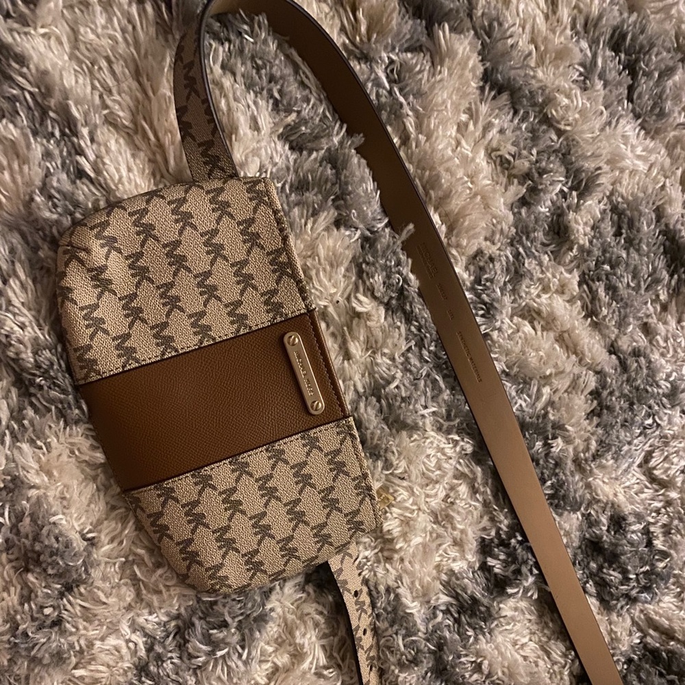 Michael kors fanny pack